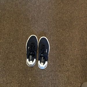 Men’s Size 10.5 Adidas Shoe